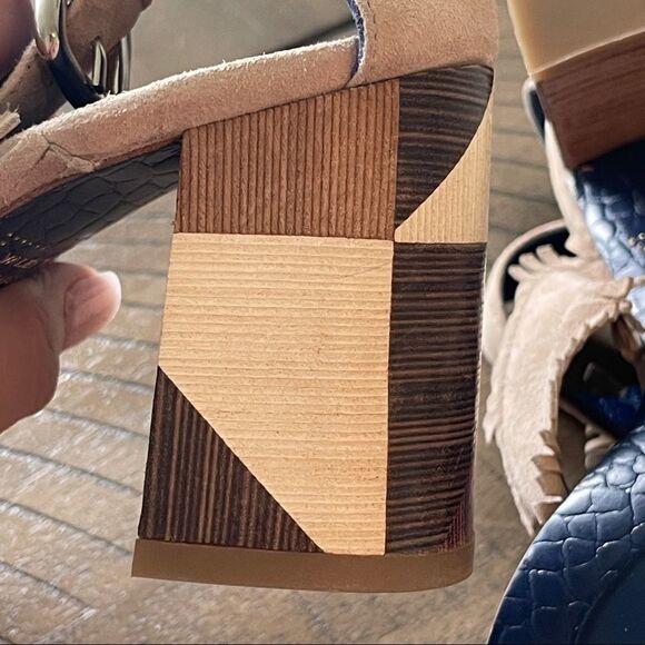 Valentina Rangoni Tan Fringed Block Heel Sandals, Size 7 - Picture 3 of 7